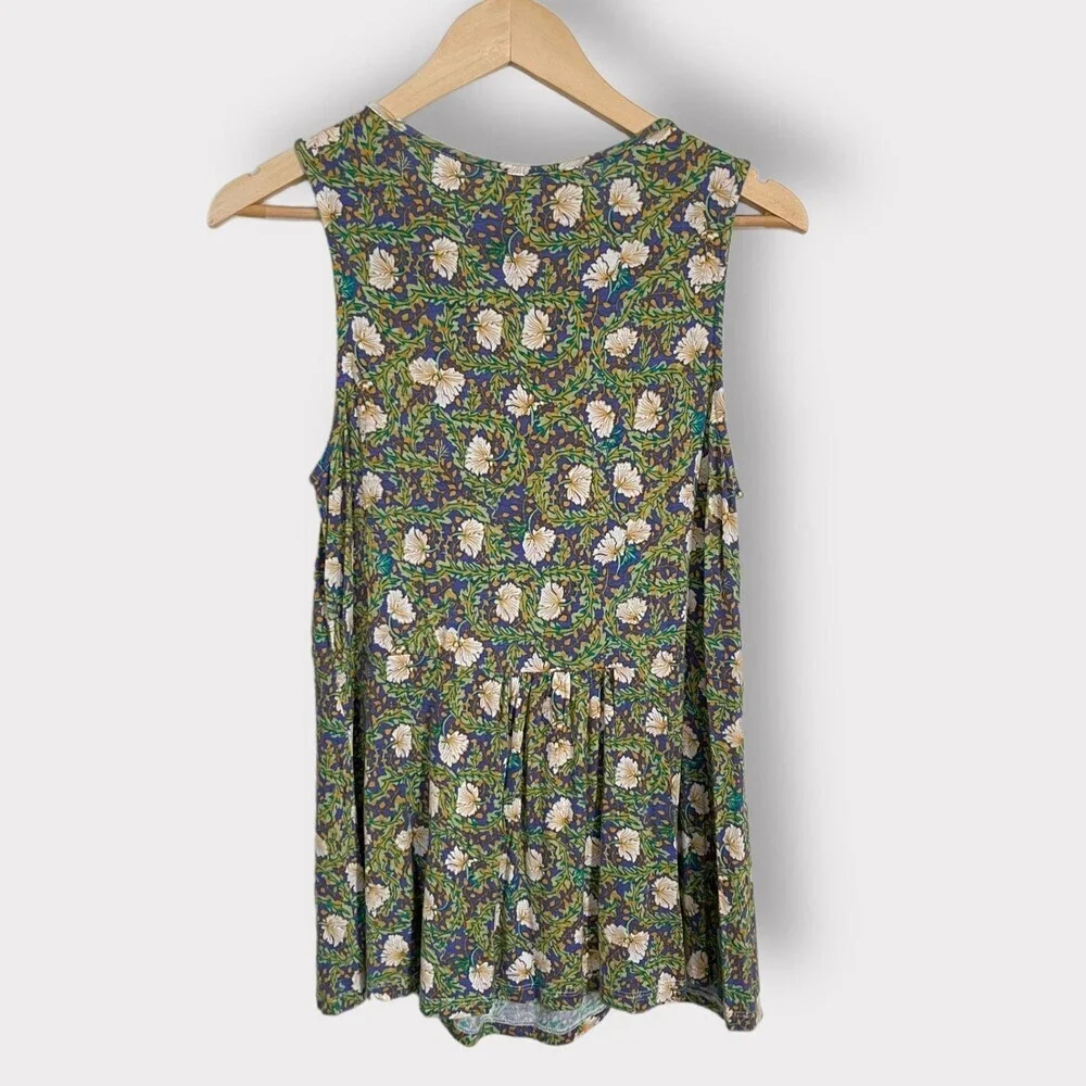 Moon & Sky Floral Tank Top Medium - Picture 2 of 7